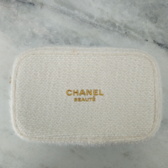 Chanel Beauté Cream Pouch - Picture 1 of 5